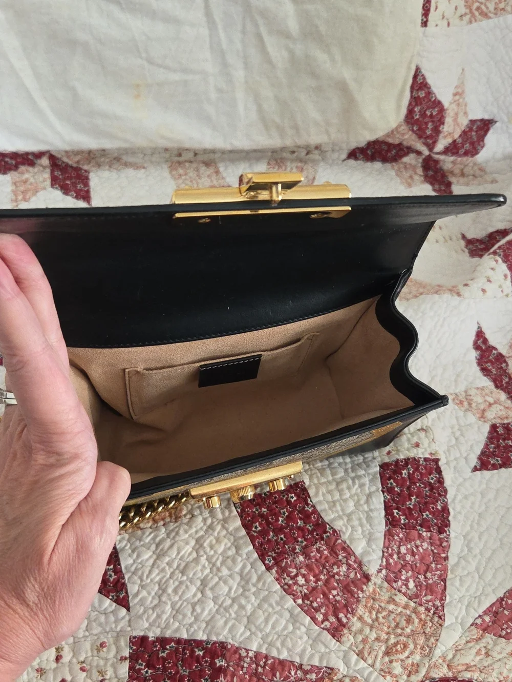 Gucci GG Supreme Shoulder Bag in Brown, Black & Gold